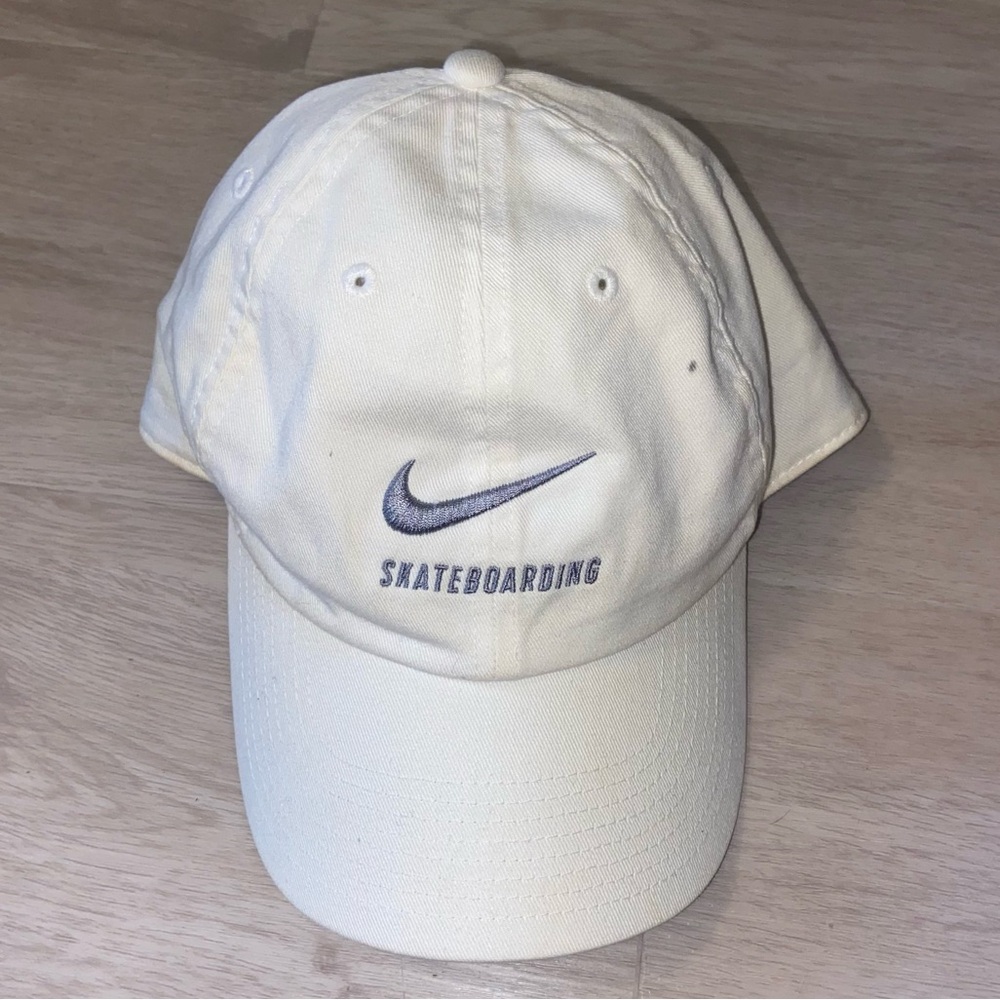 Nike SB White Cap